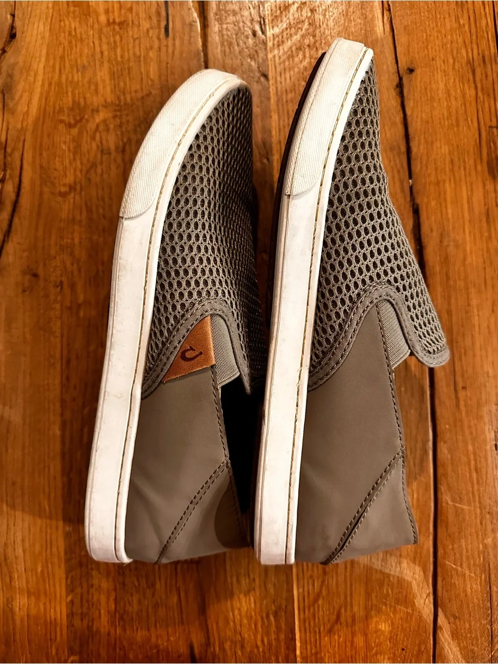 OLUKAI Pehuea Women’s Sneakers Breathable Slip-On Shoes